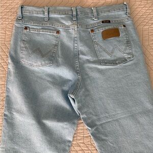 WRANGLER MEN'S COWBOY CUT BLEACH SLIM FIT ACTIVE FLEX JEANS 33Wx34L